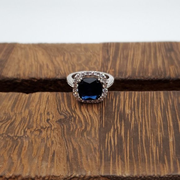 Size 7 925 Sterling Silver Beautiful Blue And Clear Cubic Zirconia Halo Ring - Picture 1 of 9